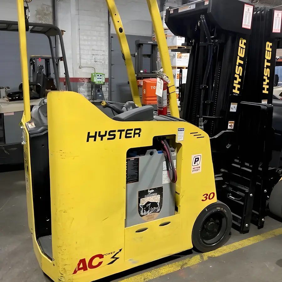 Used Hyster E30H electric forklift, side view