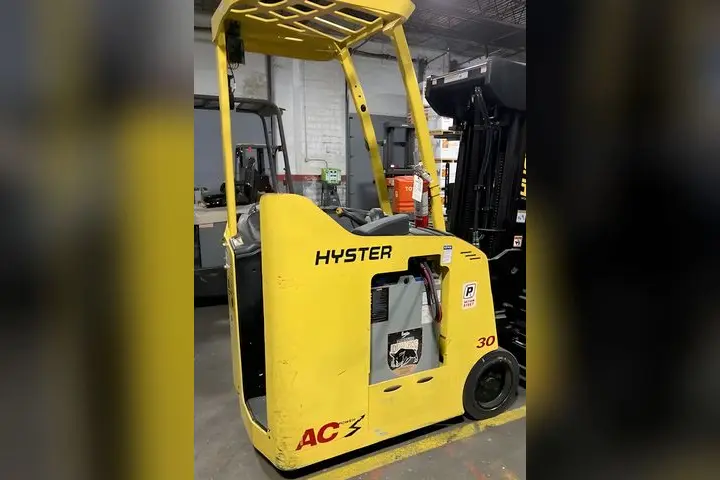 Used Hyster forklift