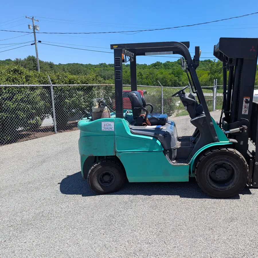 Used Mitsubishi FG30N LP forklift, far side